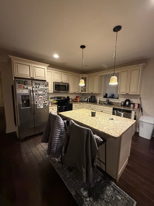 Foto del edificio - 6110 Ridge Ave