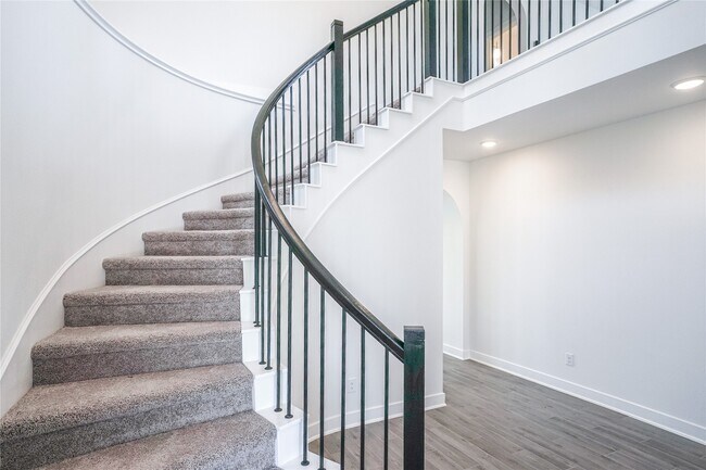 Foto del edificio - 7007 Snow Finch Ln