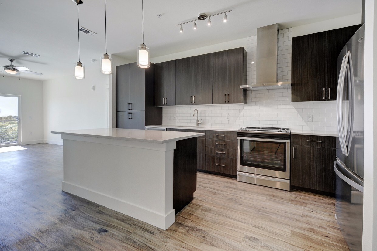 Kitchen - 6444 Burnet Rd