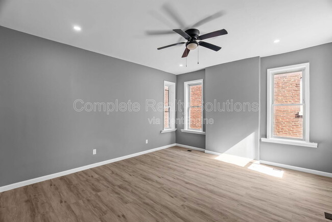 Building Photo - 3456 Chippewa St