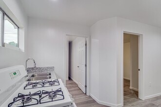 Remodeled 1 Bed with Private Yard & Parking – Don’t Miss This!