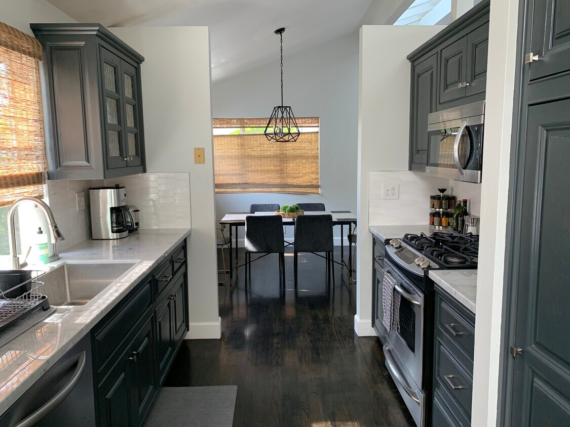 922 15th Plz, Hermosa Beach, CA 90254 House for Rent in Hermosa Beach, CA