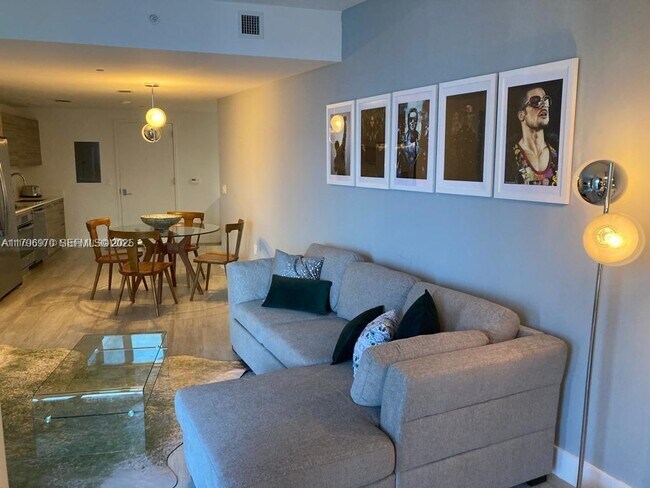 Foto del edificio - 121 NE 34th St