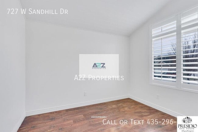 Foto del edificio - 727 Sandhill Dr