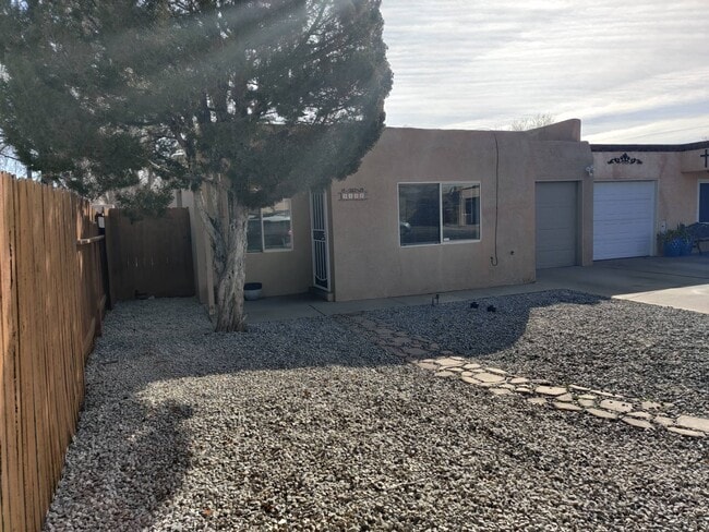 Building Photo - 3428 Corona Dr NW