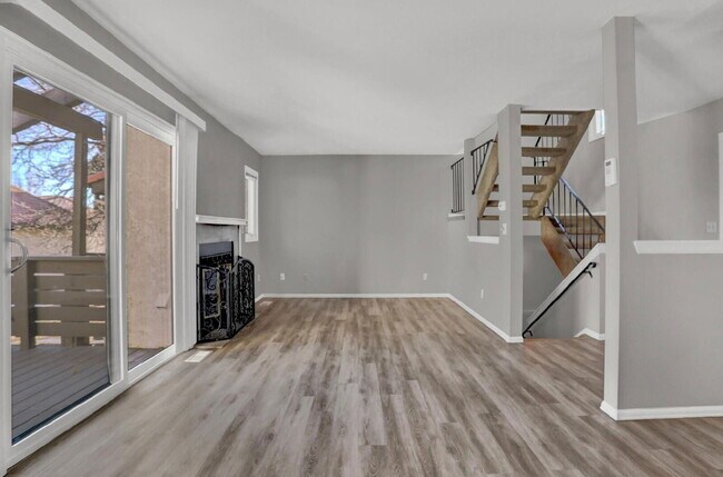 Foto del edificio - 7480 Alameda Ct