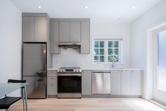 Building Photo - 3887 W 15th Ave