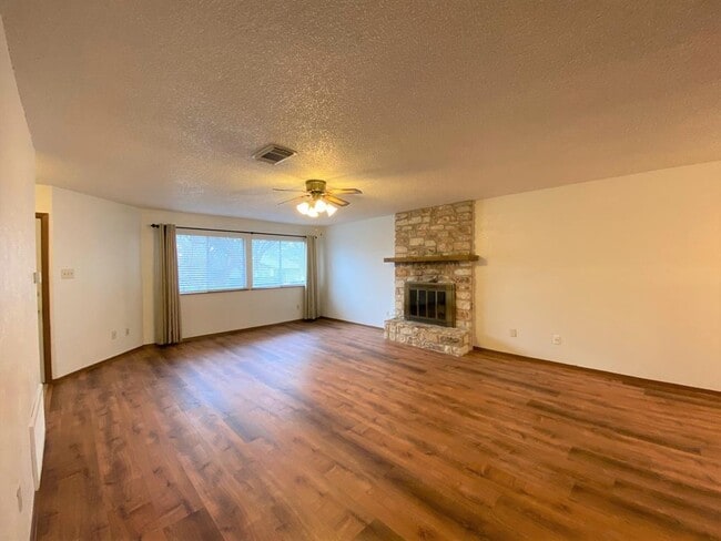 Building Photo - 5502 Honey Dew Terrace