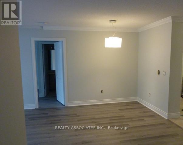 Building Photo - 880 Grandview Way