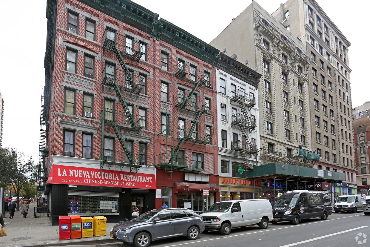 Foto del edificio - 2534 Broadway