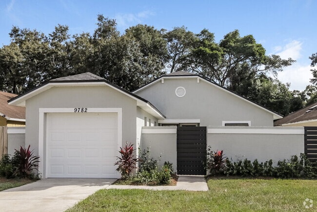 Building Photo - 9782 Piney Point Cir
