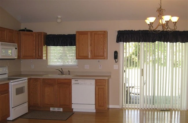 Building Photo - 2375 Richwood Rd