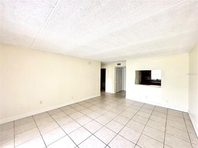 Foto del edificio - 2830 Somerset Park Dr