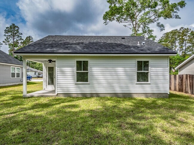 Foto del edificio - New Rental Alert! Spacious 3BR/2BA Home fo...
