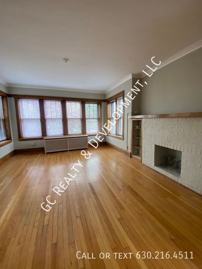 Building Photo - 4626 N Kenneth Ave