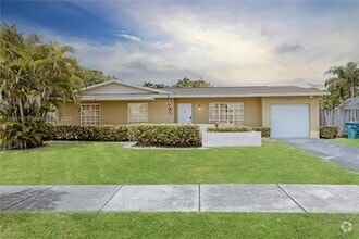 Building Photo - 10520 SW 124th Ave