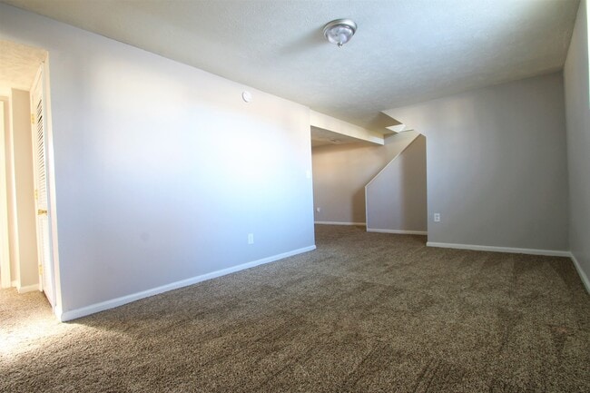 Building Photo - Gorgeous 3 bedroom / 1.5 Bath Home