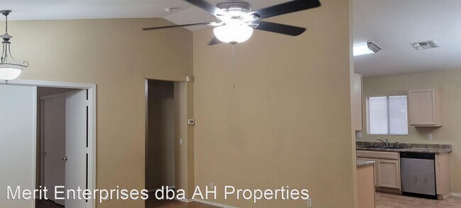 Foto del edificio - 4 br, 2 bath House - 11322 W CAMPANA DR