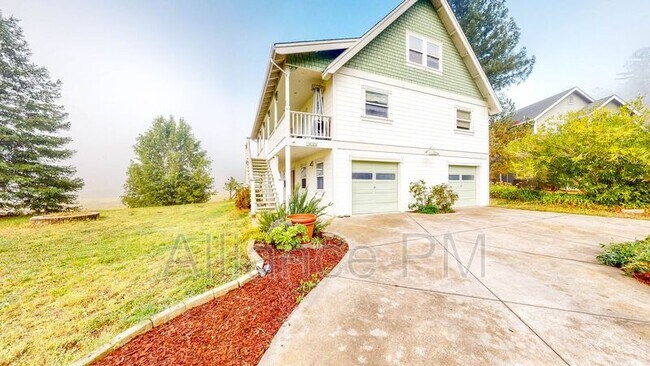 Building Photo - 14120 Brookside Ln