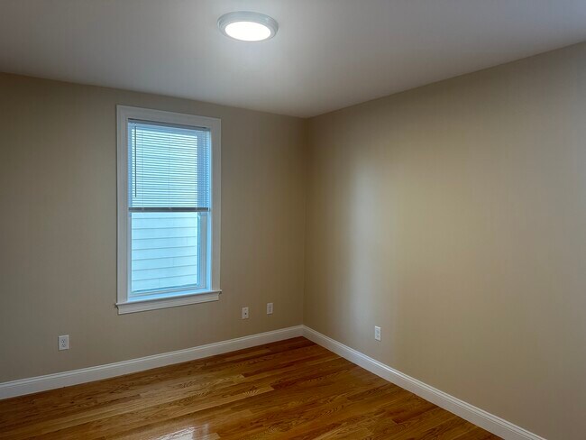 Foto del edificio - 62 Waverly St