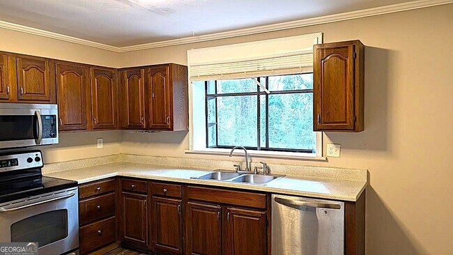 Foto del edificio - 2710 Riverview Rd