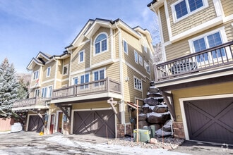 Building Photo - 140 Lions Ln