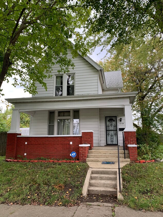 1306 Summit St, Fort Wayne, IN 46803 House for Rent in Fort Wayne, IN