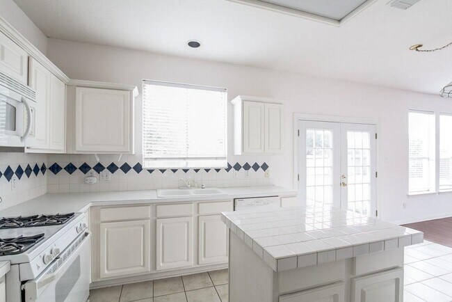 Building Photo - 1702 River Trail