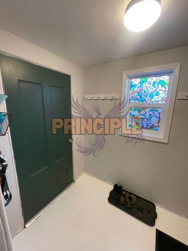 Foto del edificio - Adorable 3 bed house in great family friendly neighborhood