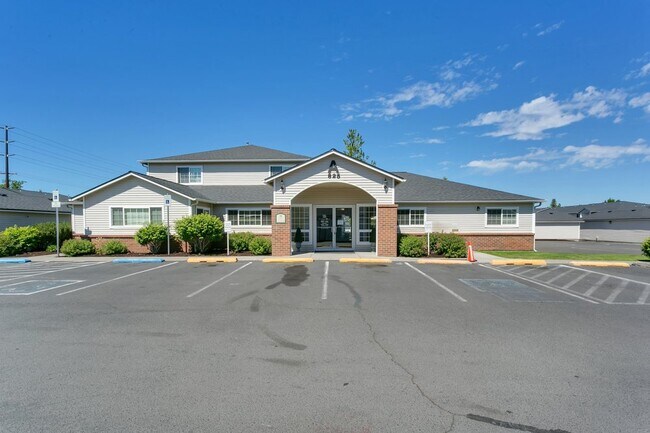 Foto del edificio - Cedarwest Apartments