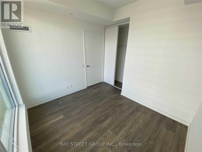 Building Photo - 5 Buttermill Ave.