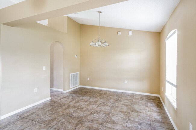 Building Photo - 3625 Wellington Ln