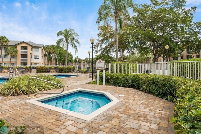 Foto del edificio - 9933 Westview Dr