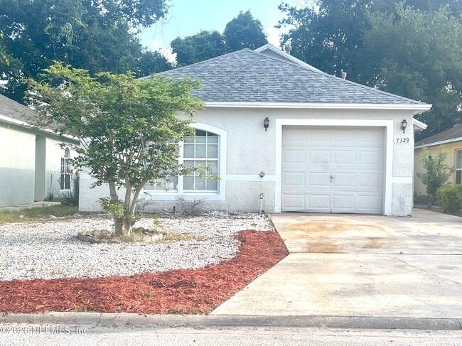 Foto del edificio - 7329 Lawn Tennis Ln
