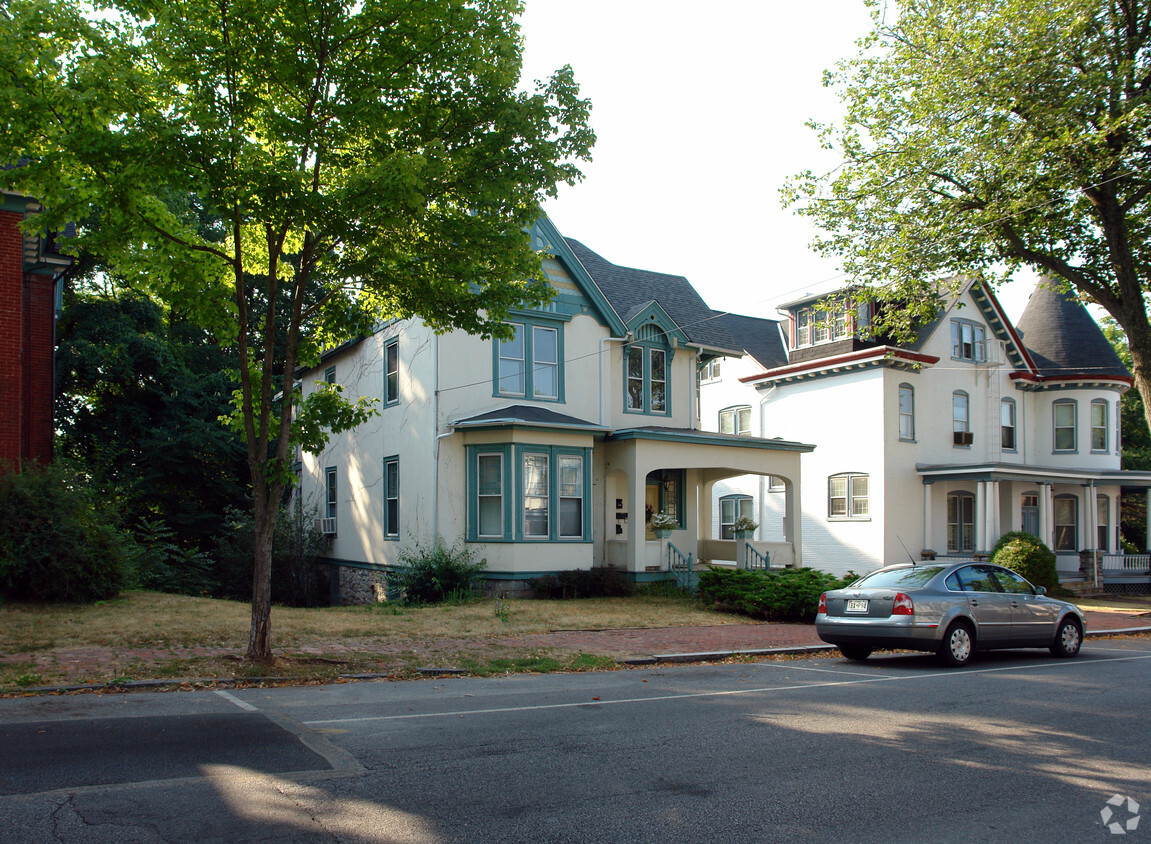 Foto del edificio - 222 S Prospect St