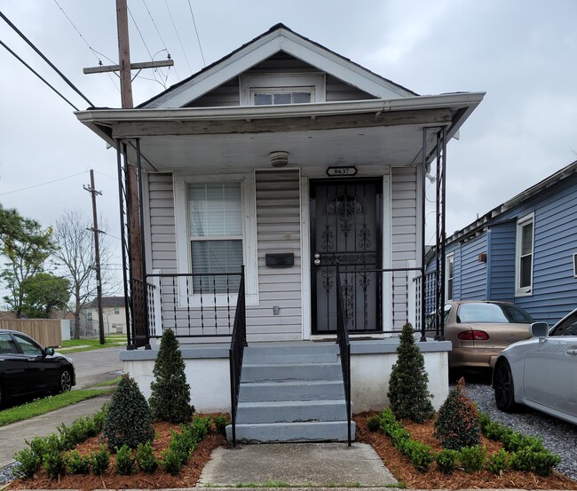 Landscaped Yard/Two Car Driveway - 8637 Pritchard Pl