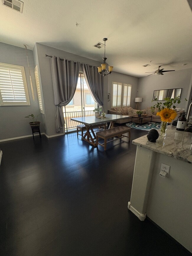 Building Photo - 1225 N 36th St