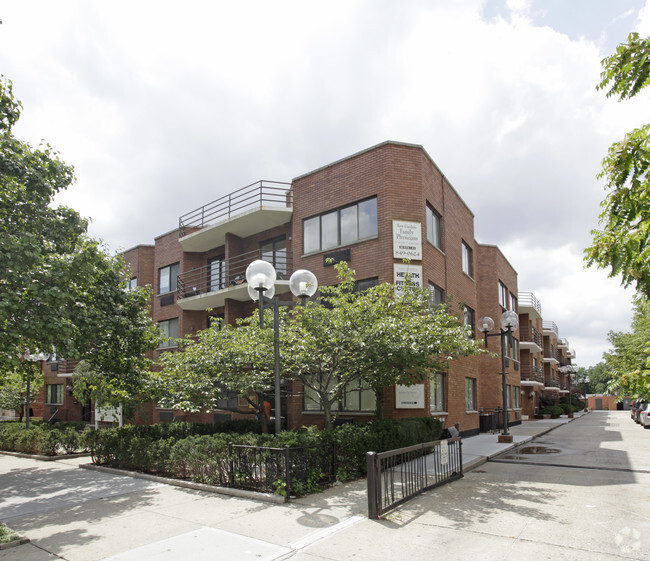 Foto principal - 119-40 Metropolitan Ave