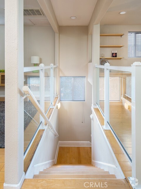 Building Photo - 301 N Hudson Ave