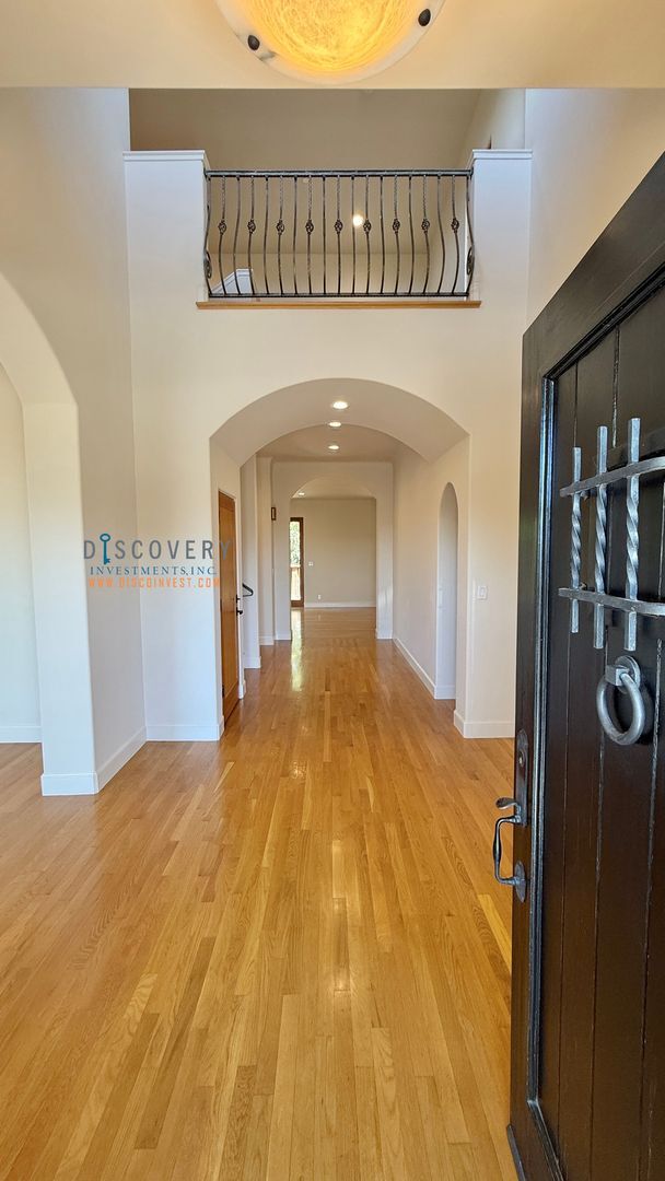 Building Photo - Charming Spanish-style, Mediterranean-insp...
