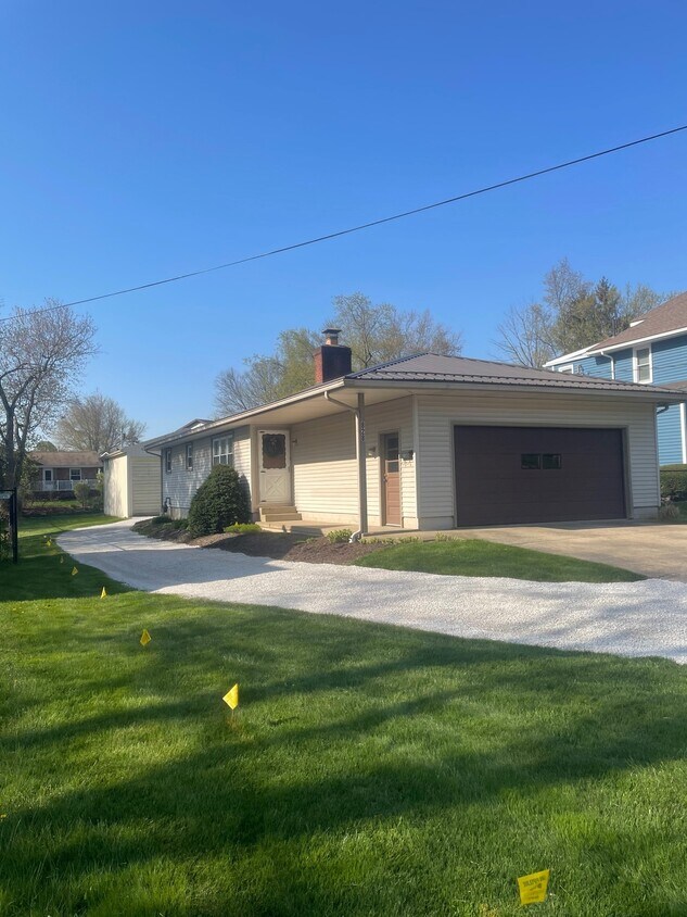 828 Hower St NE, North Canton, OH 44720 House Rental in North Canton