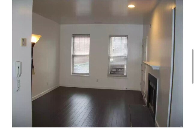 Foto del edificio - 5885 Nina Pl