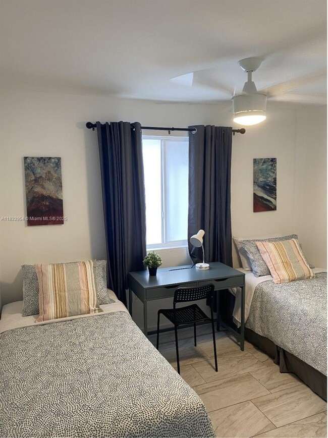 Foto del edificio - 3015 NW 132nd Terrace