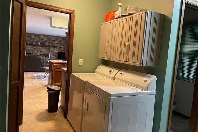 Building Photo - 5 br, 4 bath House - 18xxx 28th Avenue N