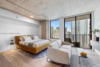 Building Photo - 307 SW 5th St