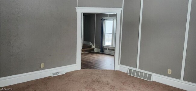 Building Photo - 244 Arch St