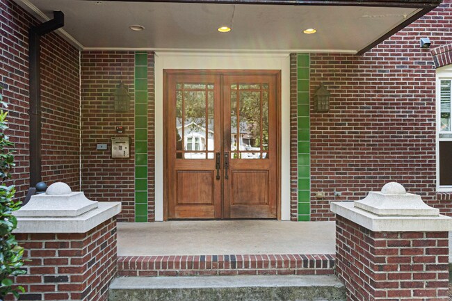 Building Photo - 518 Clarice Ave