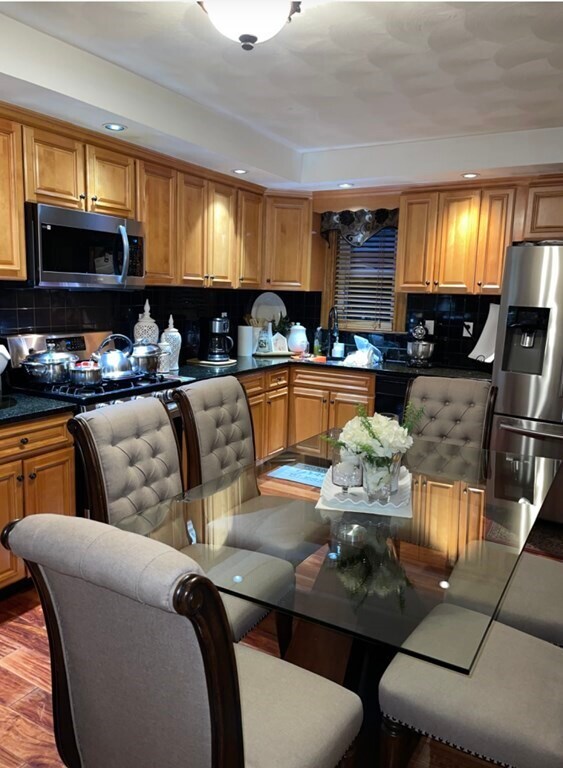 Building Photo - 328 Centre St