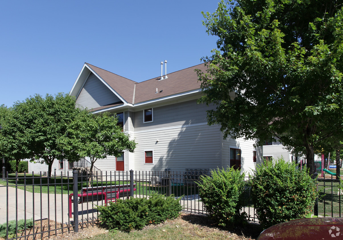 Building Photo - Portland Village