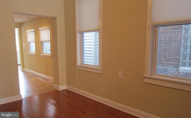 Foto del edificio - 11 W West St